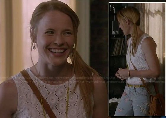 Daphne's white eyelet circle top and floral jeans on Switched at Birth