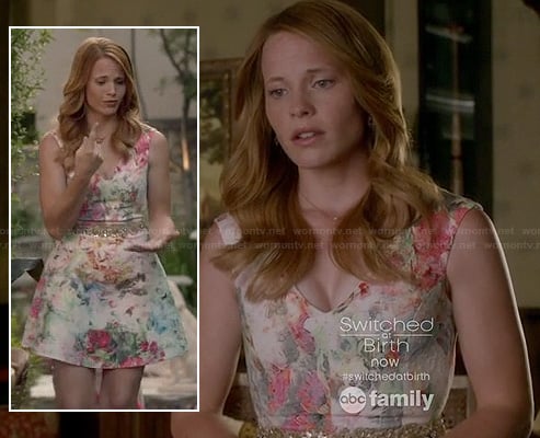 Daphne's floral v-neck flared dress on Switched at Birth