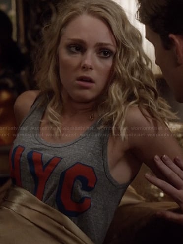 Carrie's grey 'NYC' tank on The Carrie Diaries