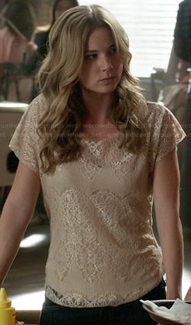 Emily's cream lace top on Revenge