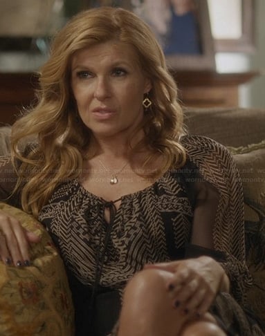 Rayna's black and white printed peasant style dress on Nashville