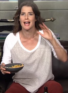 Robin's grey and white baseball tee on How I Met Your Mother