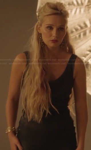 Scarlett's black leather photoshoot dress on Nashville