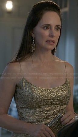 Victoria's gold spaghetti strap dress on Revenge