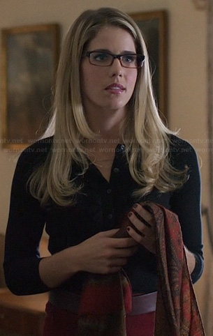 Felicity's black cardigan, burgundy skirt and gold necklace on Arrow
