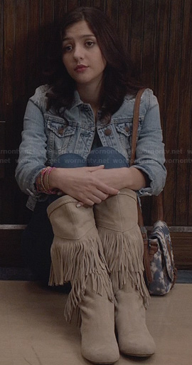Maggie's cream fringed boots and embroidered denim jacket on The Carrie Diaries