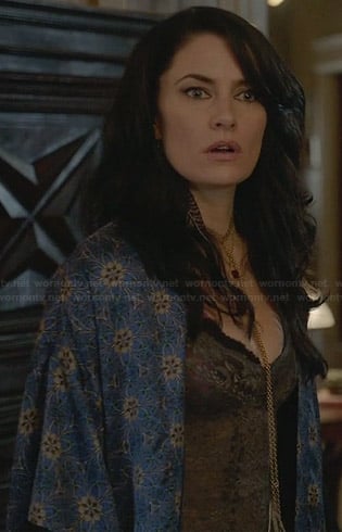 Wendy's blue kimono robe on Witches of East End