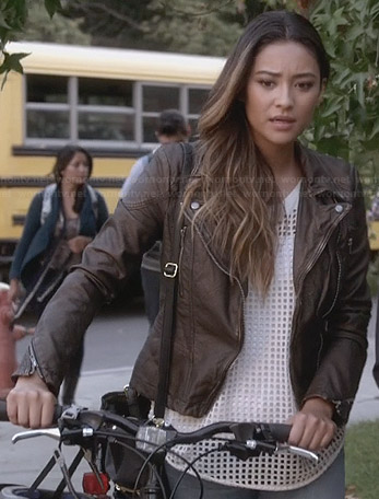 Emily's white mesh top and metallic leather jacket on Pretty Little Liars