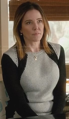 Ellie's grey and black colorblock sweater on Cougar Town