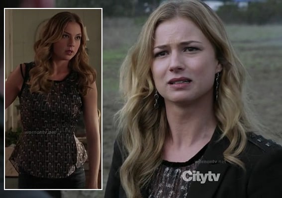 Emily's black and white printed peplum and black blazer with studded shoulders and bow back top on Revenge