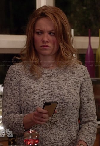Julia's grey marled sweater on Parenthood