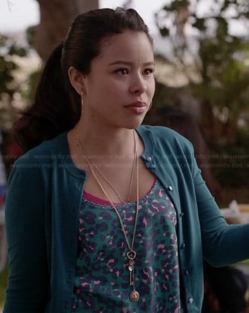 Mariana's teal leopard print top and green cardigan on The Fosters