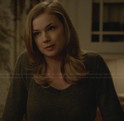 Emily's grey sweater on Revenge