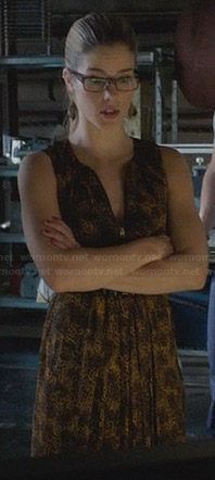 Felicity's yellow leopard print dress with zip front on Arrow