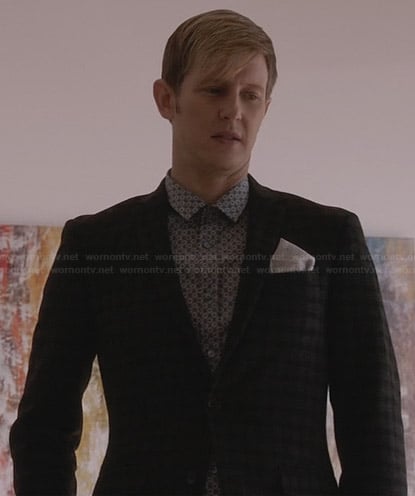 Nolan's blue spot printed shirt and grey checked blazer on Revenge
