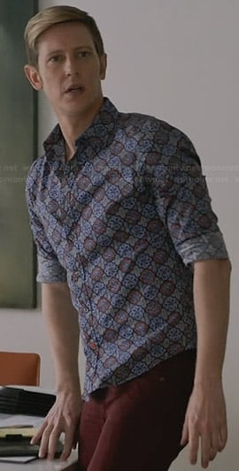 Nolan's blue floral shirt on Revenge