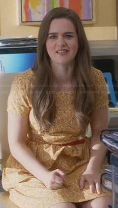 Betsey's yellow printed short sleeve dress on The Mindy Project