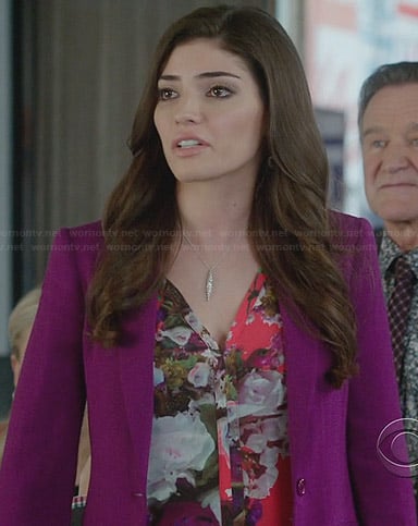 Lauren's floral v-neck top on The Crazy Ones