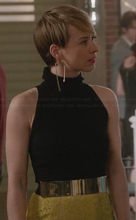 Margaux's yellow lace skirt and black sleeveless turtneck top on Revenge
