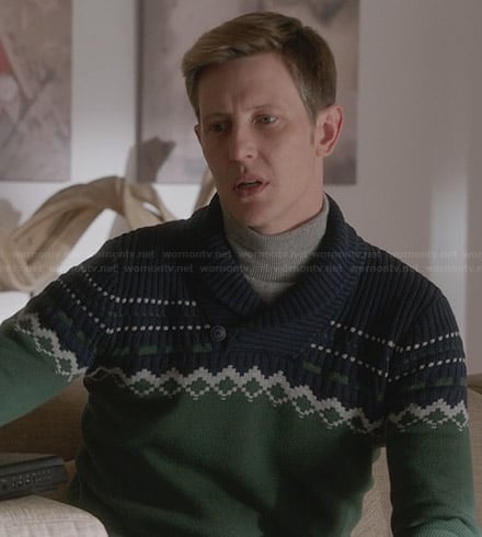 Nolan's green and navy fair isle sweater on Revenge