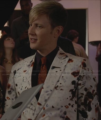 Nolan's white paint splatter print suit on Revenge