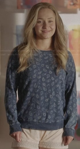 Juliette's blue paisley print sweatshirt on Nashville