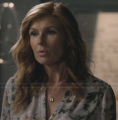 Rayna's white floral blouse on Nashville
