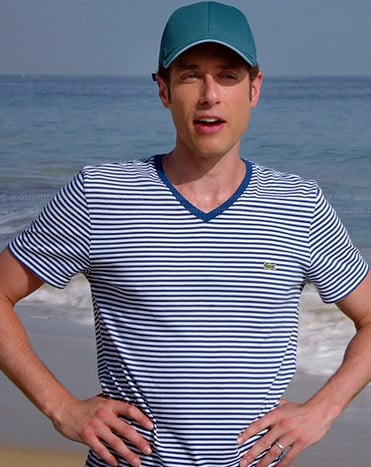 Evan's blue striped v-neck tee on Royal Pains