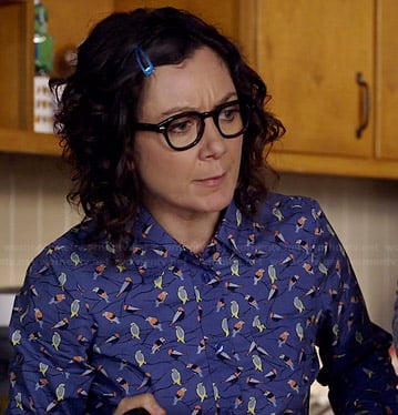 Irene's blue bird print shirt on Bad Teacher