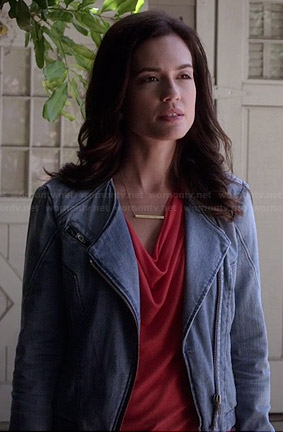 Melissa's denim jacket on Pretty Little Liars