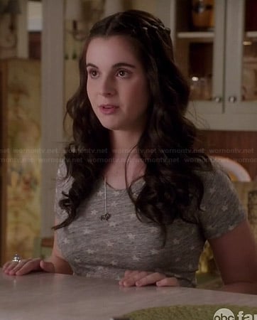Bay's grey star print tee on Switched at Birth