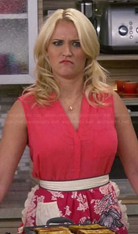 Gabi's pink floral apron and sleeveless top on Young and Hungry