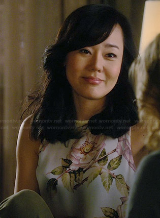 Karen's sleeveless floral top on Mistresses