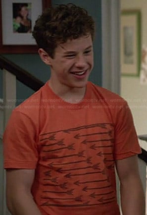 Luke's orange arrow tee on Modern Family