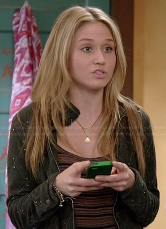 Amy's striped drapey tee and black quilted jacket on Faking It