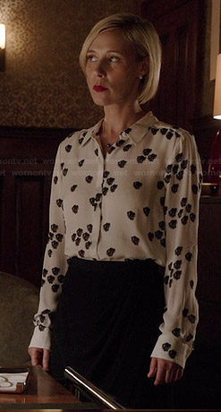 Bonnie's white and black printed shirt on How to Get Away with Murder