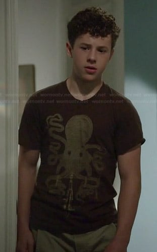Luke's brown octopus tee on Modern Family