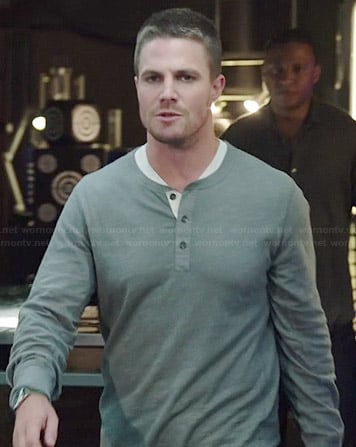 Oliver's grey henley tee on Arrow