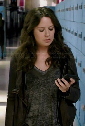 Quinn's grey burnout v-neck tee on Scandal