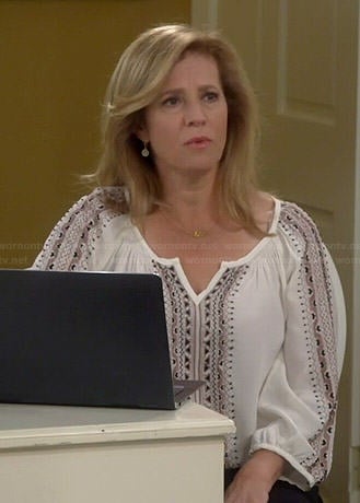 Vanessa's white embroidered blouse on Last Man Standing