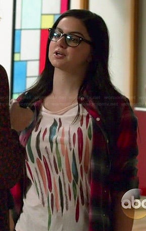 Alex's feather print tee on Modern Family