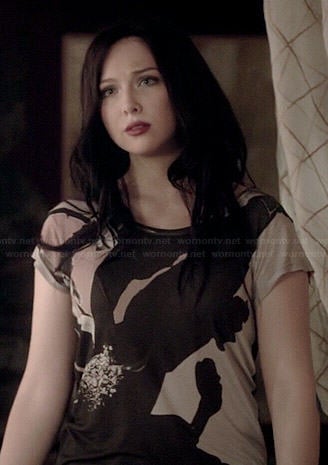 Alexis's abstract print tee on Castle