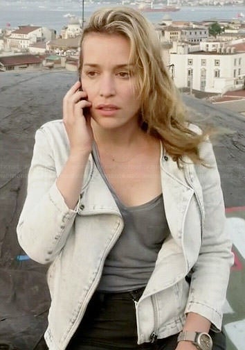 Annie's light wash denim jacket on Covert Affairs
