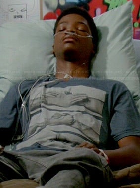 Dash's handshake tee on Red Band Society
