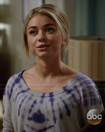 Haley's grey and blue tie dyed top on Modern Family