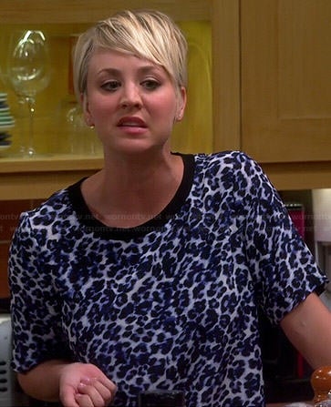 Penny's blue leopard print tee on The Big Bang Theory