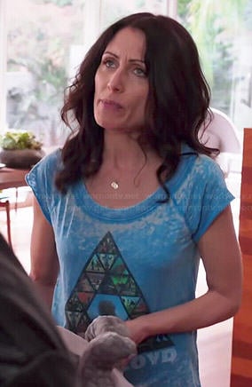 Abby's blue Pink Floyd triangle graphic tee on Girlfriends Guide to Divorce