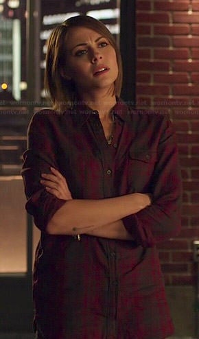 Thea's red plaid shirt on Arrow