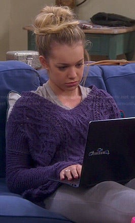 Violet's blue cable knit sweater on Mom