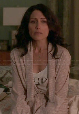 Abby's beige printed robe on Girlfriends Guide to Divorce